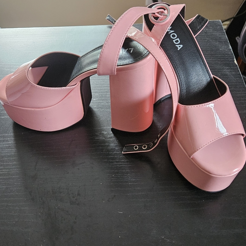 LAMODA "All For You" Pink Platform Strappy Heels Size 8